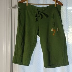American Eagle Juniors Bermuda Shorts Size Large